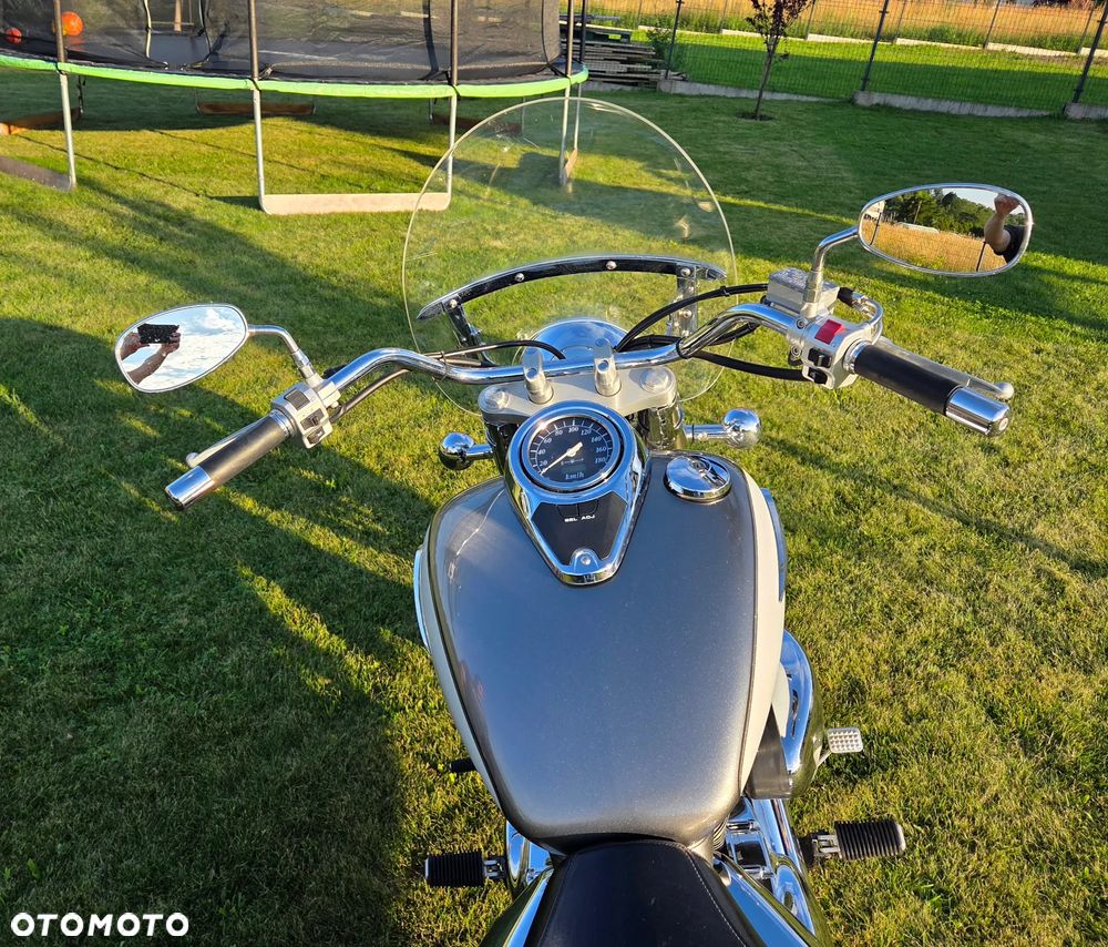 Suzuki VL 800 Volusia - 12