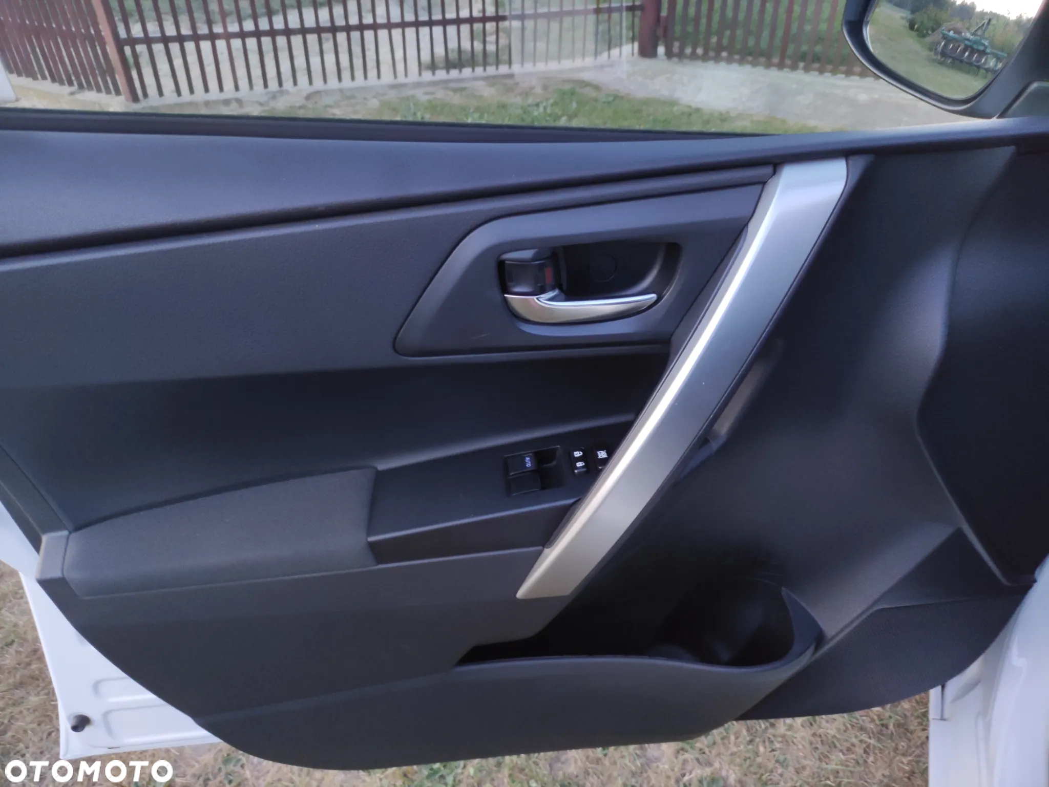 Toyota Auris 1.4 D-4D Active - 12