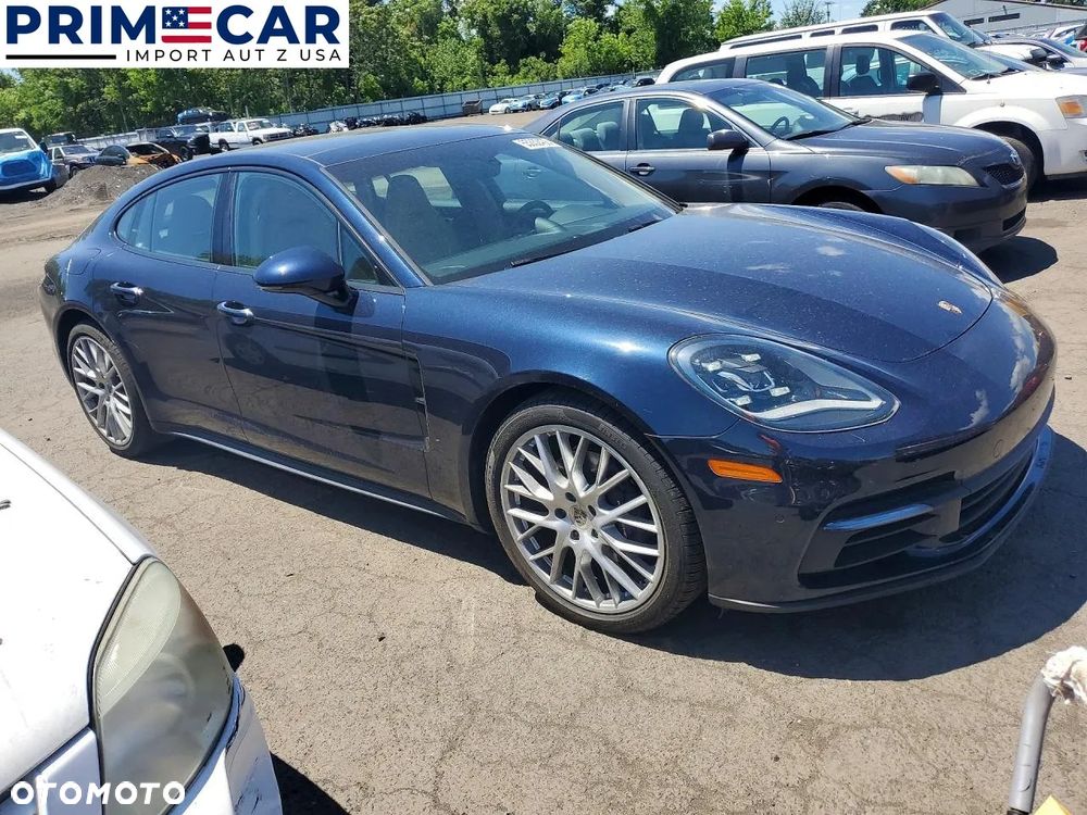 Porsche Panamera - 1