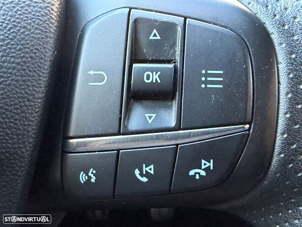 Ford Fiesta 1.0 EcoBoost S&S ST-LINE - 23