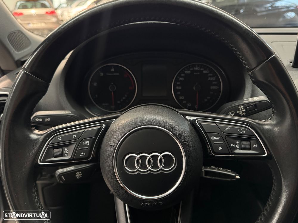 Audi A3 Sportback 1.6 TDI B.Line Attraction - 12