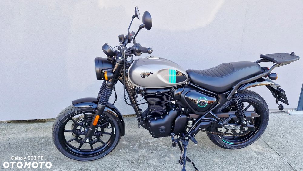 Royal Enfield HNTR - 31