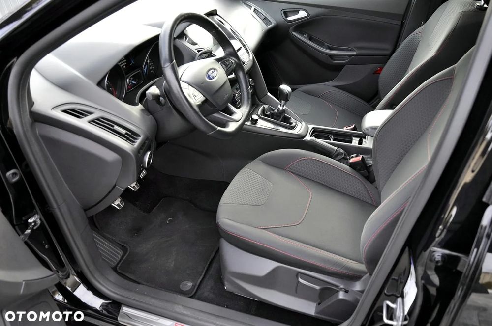 Ford Focus 1.0 EcoBoost Start-Stopp-System ST-LINE STYLE - 8