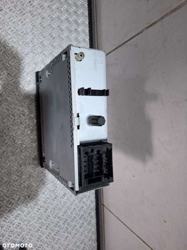 Radio Renault Master III nr 281150049R posiada kod - 6