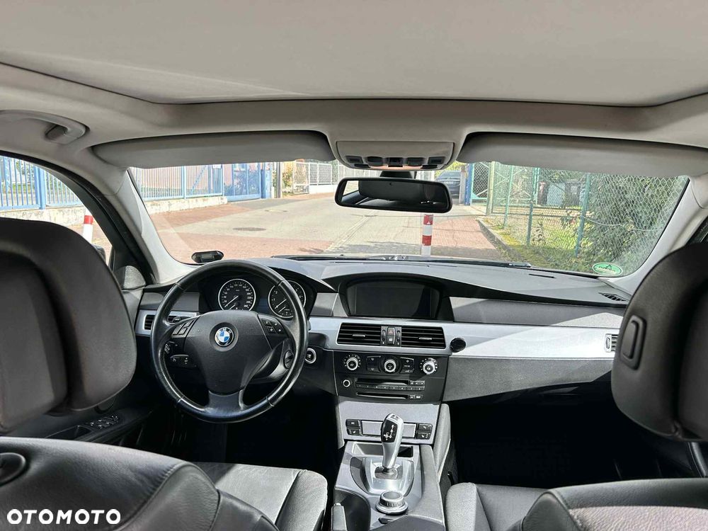 BMW Seria 5 525i Touring Edition Lifestyle - 10