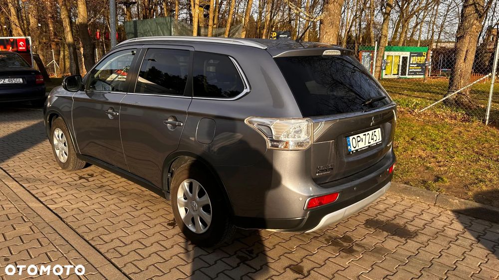 Mitsubishi Outlander - 4