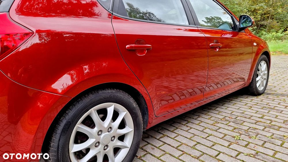 Kia Ceed Cee'd 2.0 Optimum + - 9