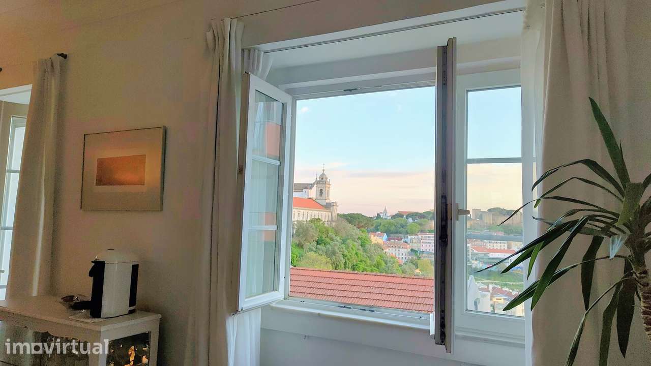 T2 com Vista sobre Lisboa e o Tejo | Varanda | Graça - Grande imagem: 3/19