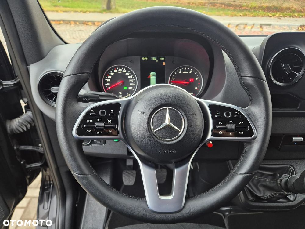 Mercedes-Benz Sprinter - 19
