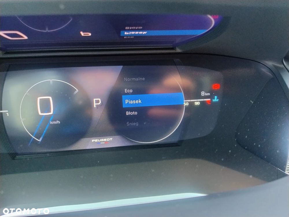 Peugeot 2008 PureTech mHEV GT E-DCS6 - 11
