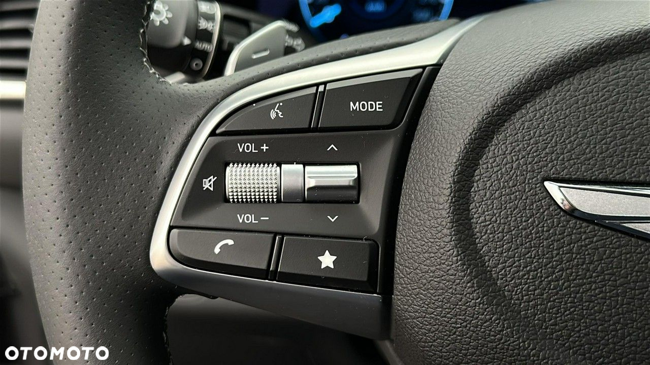 Genesis G70 - 18