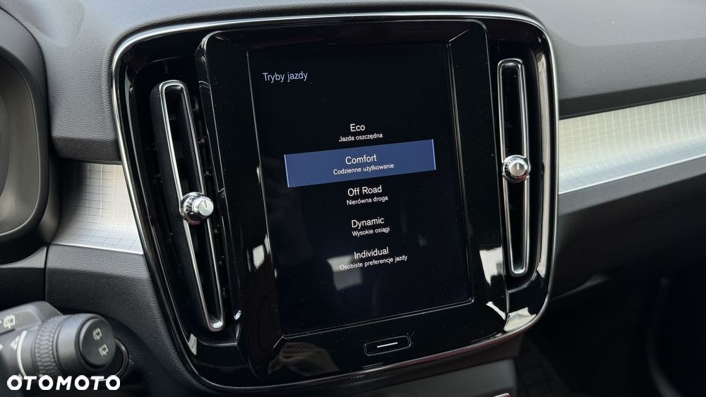Volvo XC 40 - 23