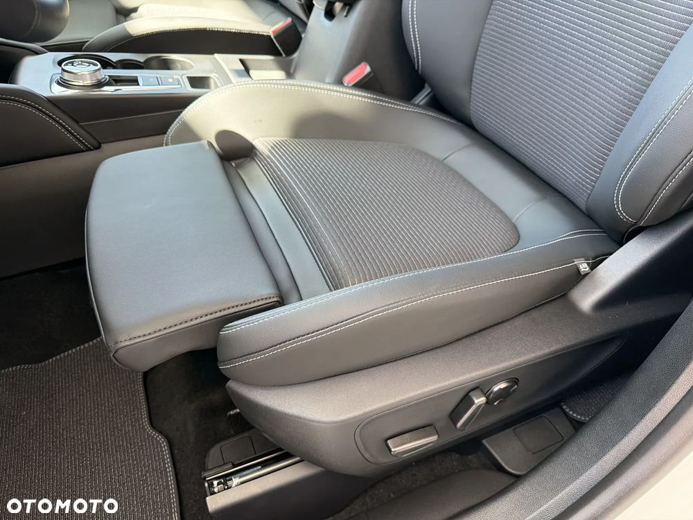 Ford Kuga 2.5 Duratec FHEV SOUND EDITION - 12