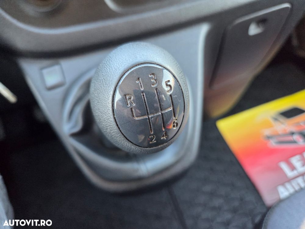 Opel Vivaro Doka 6 Locuri+Duba - 28