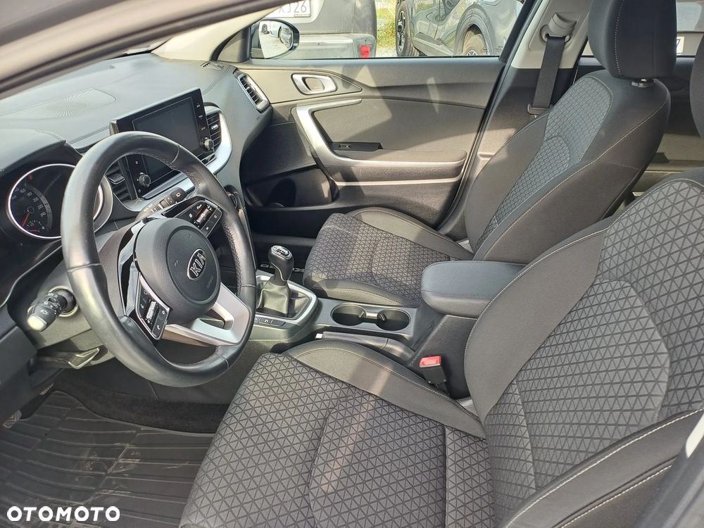 Kia XCeed 1.5 T-GDI M - 14