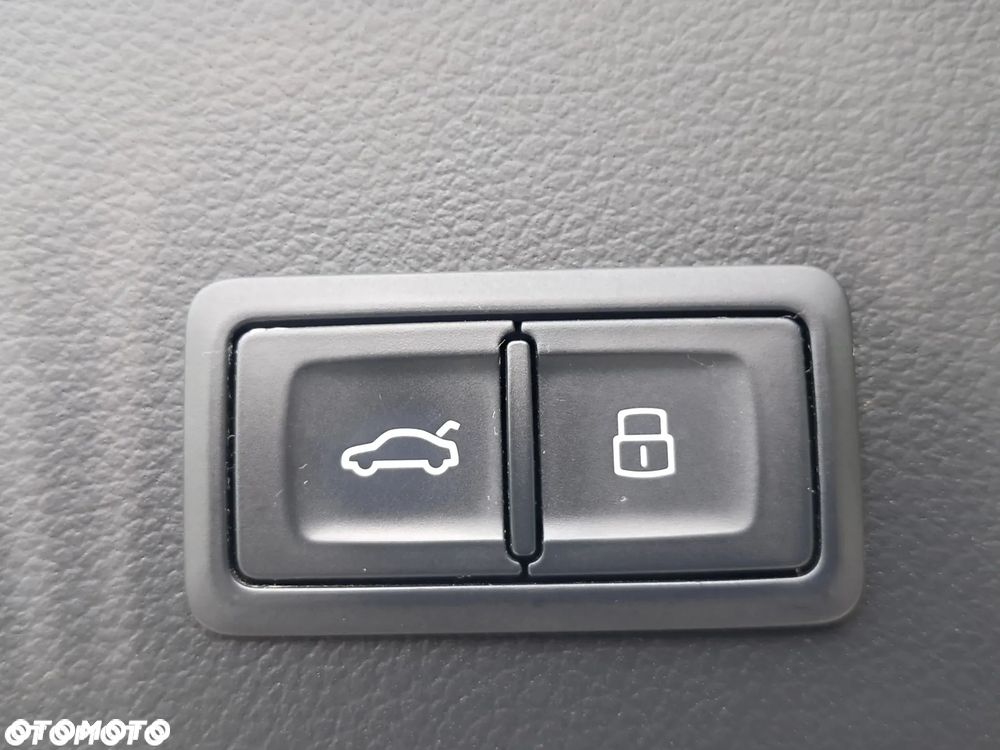 Audi A6 Avant 2.0 TDI Ultra S tronic - 26