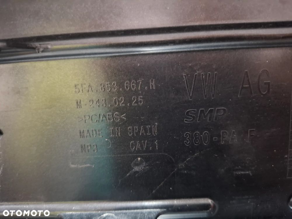 Grill atrapa kratka środkowa Cupra Leon Seat  2025 rok nr 5FA853667H - 2