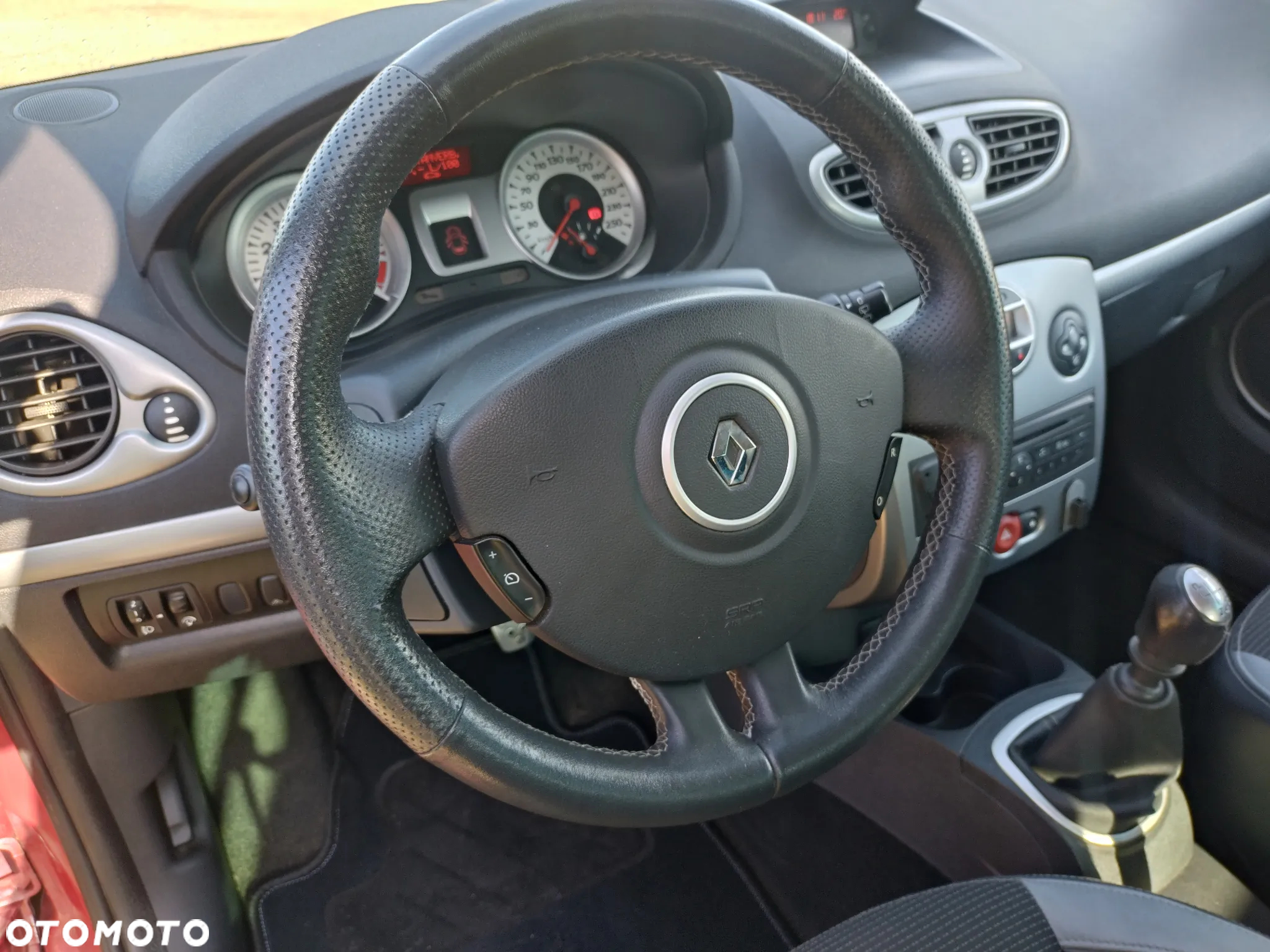 Renault Clio 1.6 16V 130 GT - 11