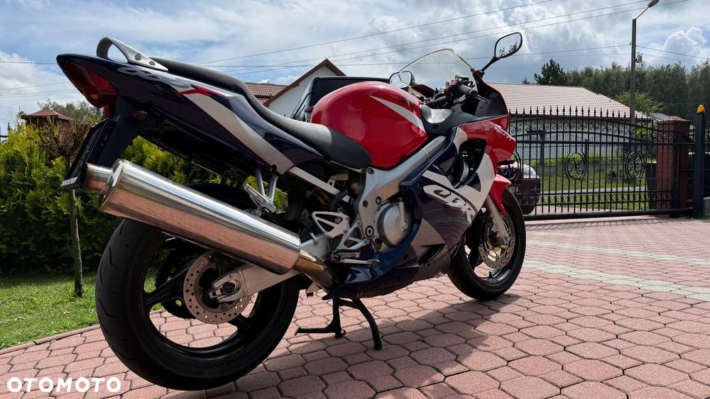 Honda CBR - 1