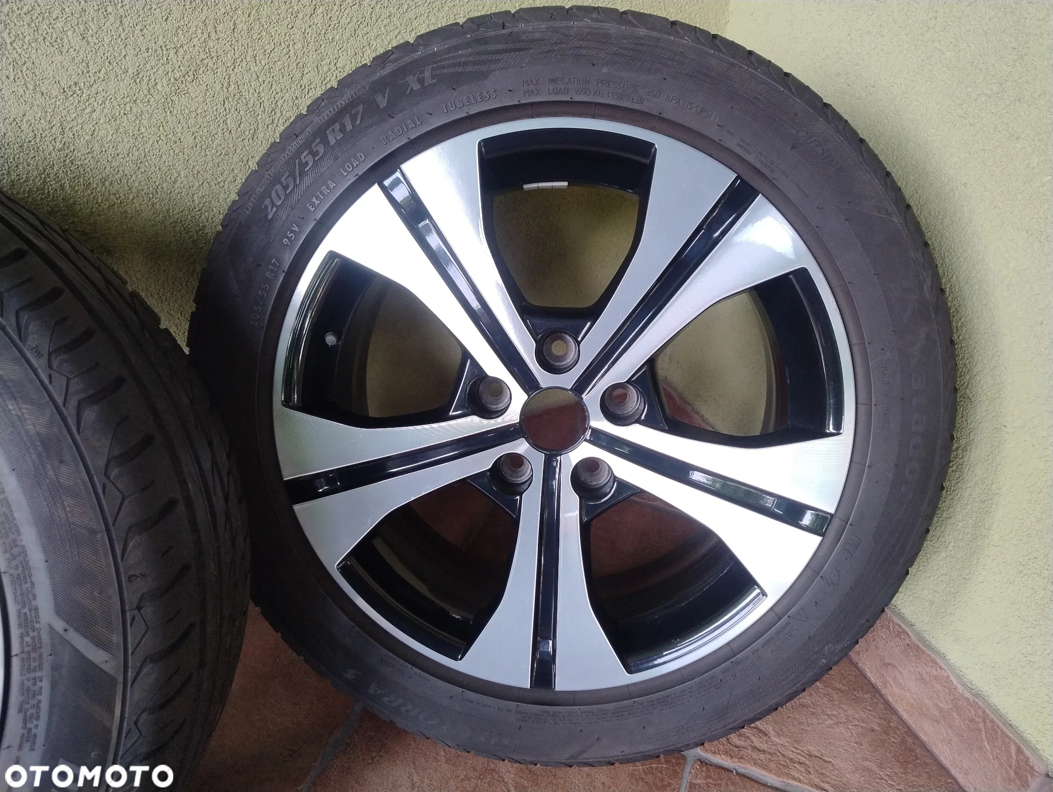 Felga aluminiowa 7.0Jx17" ET49 5x114,3 - 5