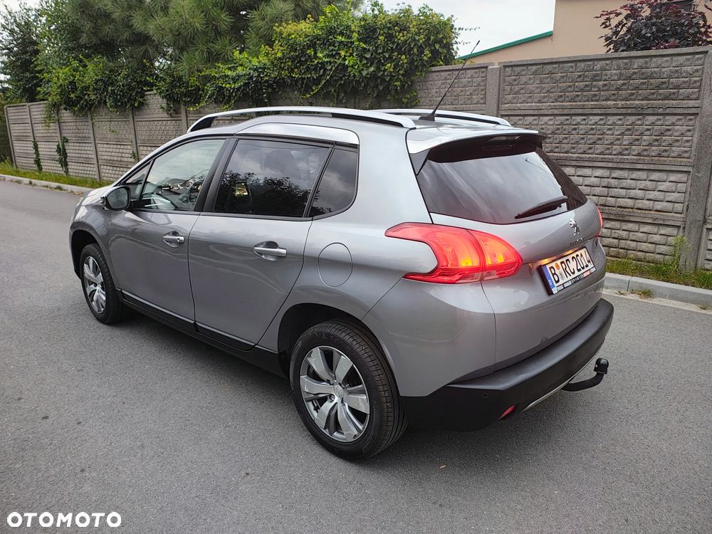 Peugeot 2008 1.2 Pure Tech Style - 9