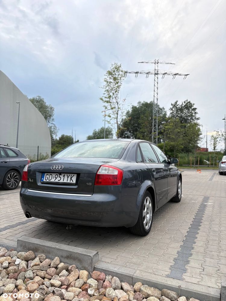 Audi A4 Limousine 1.6 - 5