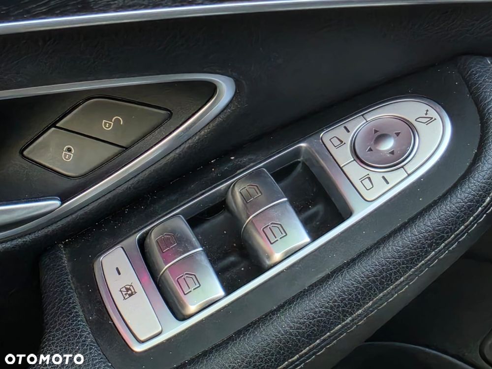 Mercedes-Benz Klasa C 200 4MATIC 9G-TRONIC - 15