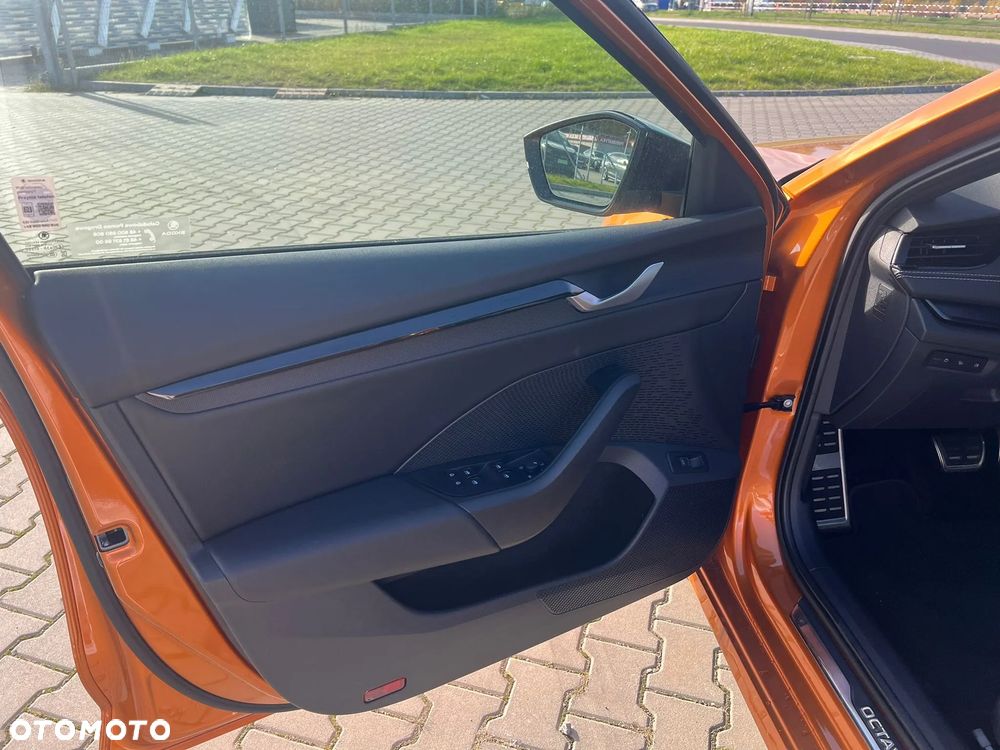 Skoda Octavia 2.0 TDI Sportline DSG - 28