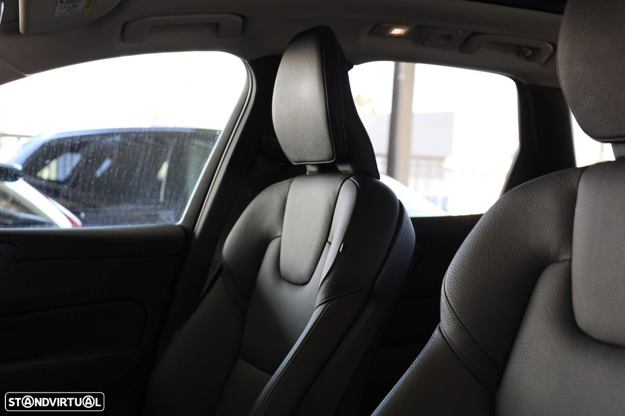 Volvo XC 60 2.0 T6 PHEV Ultimate Dark AWD - 7