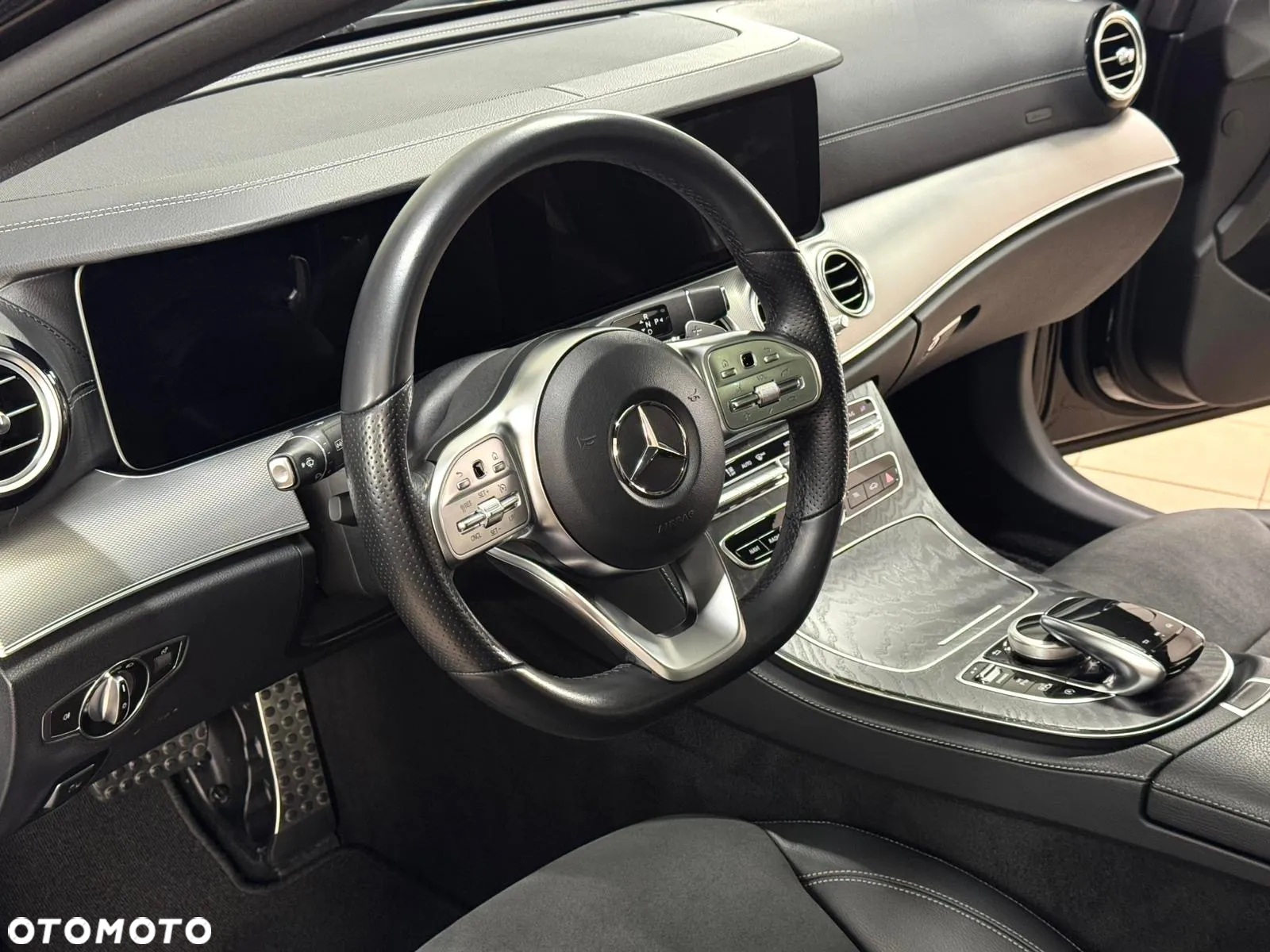 Mercedes-Benz Klasa E 220 d 4-Matic Business Edition 9G-TRONIC - 4