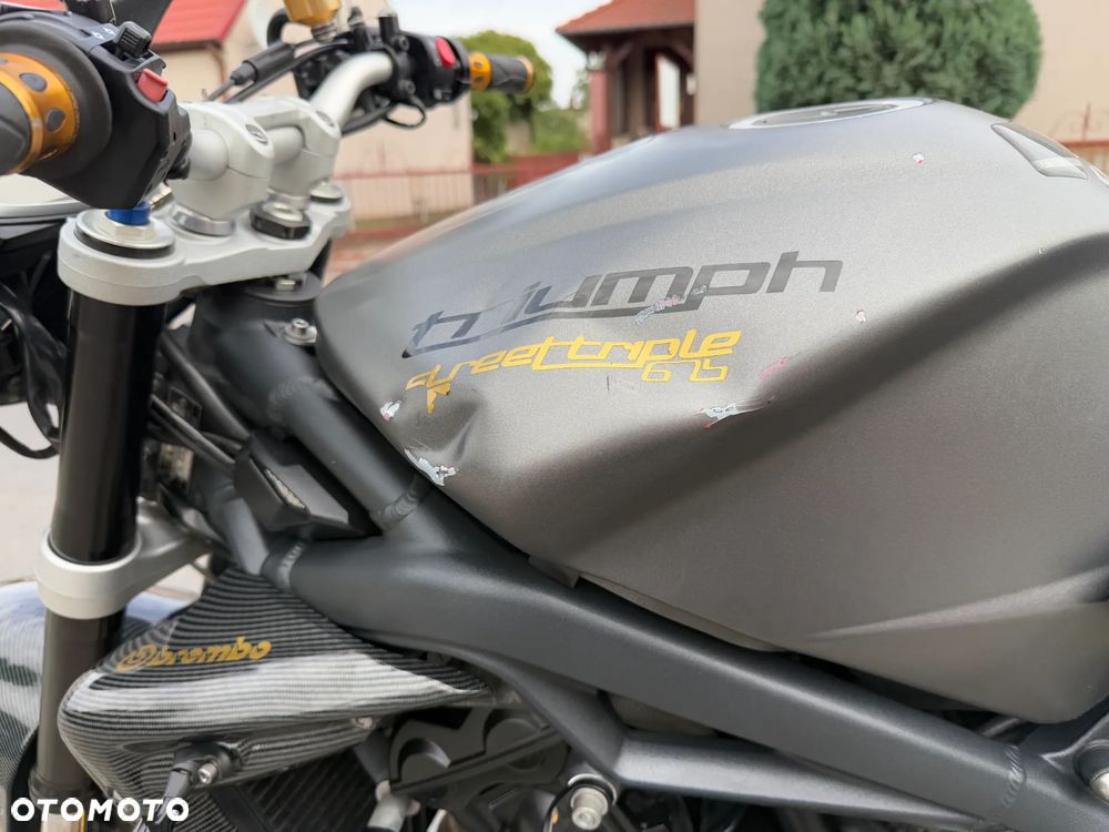 Triumph Street Triple - 19