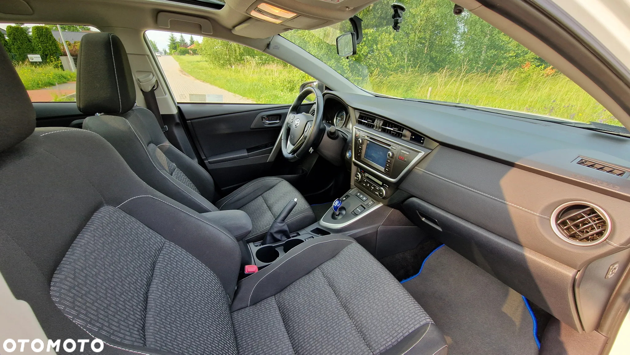 Toyota Auris Hybrid 135 Premium - 13