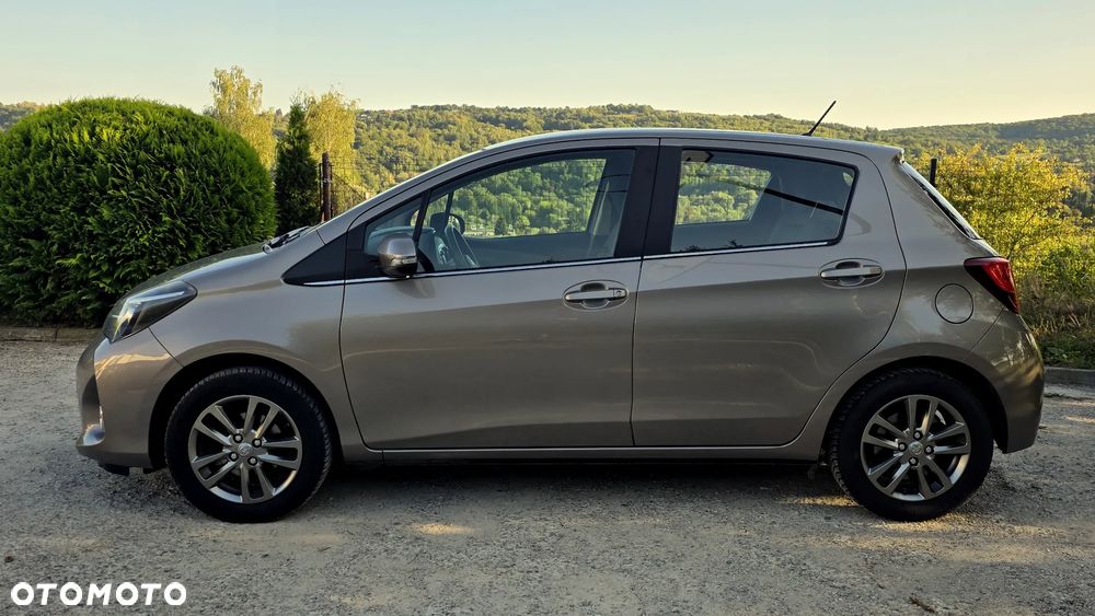 Toyota Yaris 1.33 Premium - 21