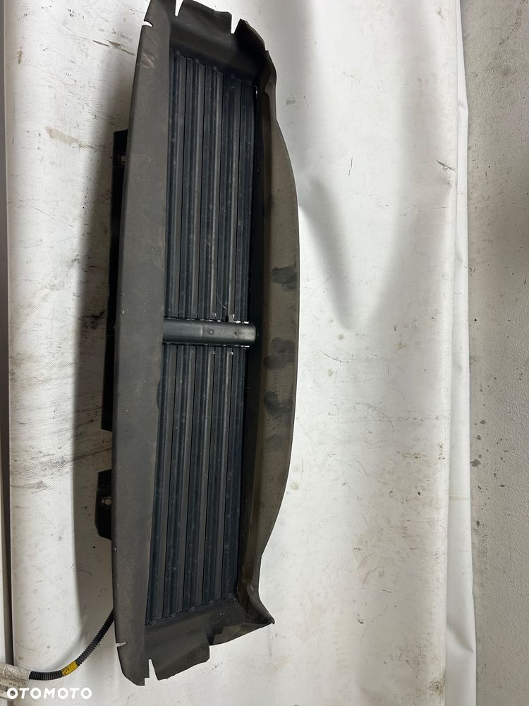 Volvo s60 v60 II 2012-  żaluzja wlot kierownica powietrza roleta eletryczna - 3