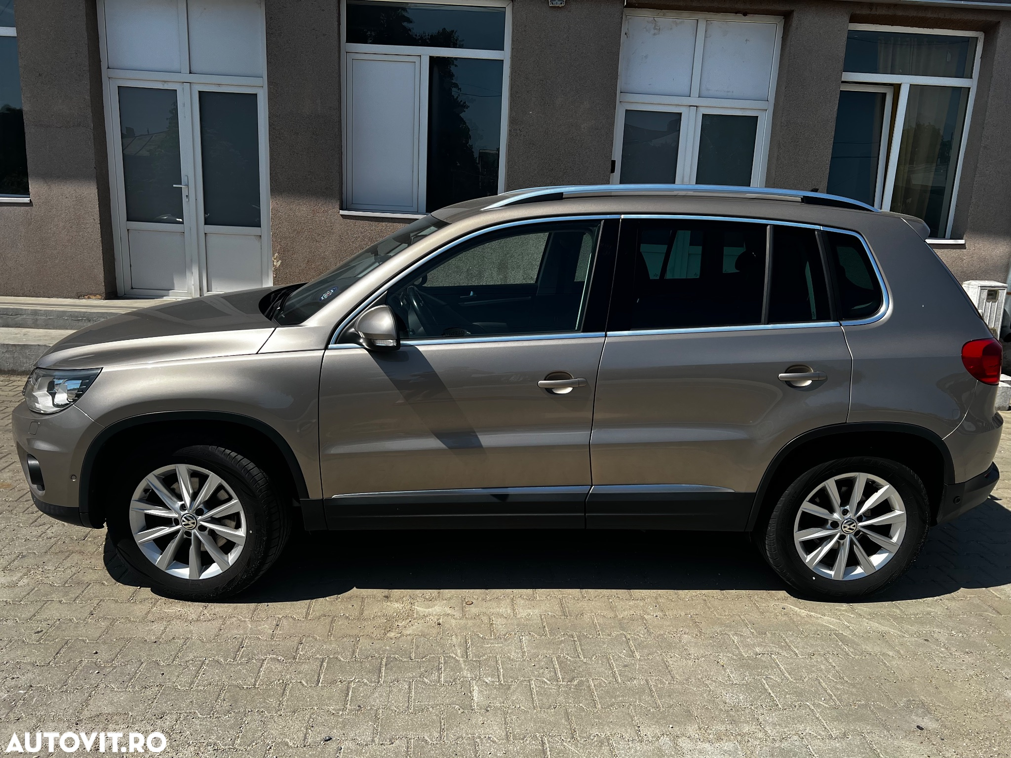 Volkswagen Tiguan 2.0 TDI 4Motion BMT Sport & Style - 5