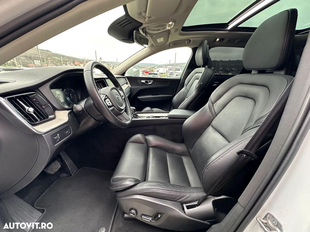 Volvo XC 60 D4 Momentum Pro - 11