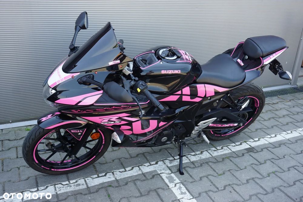 Suzuki GSX - 12