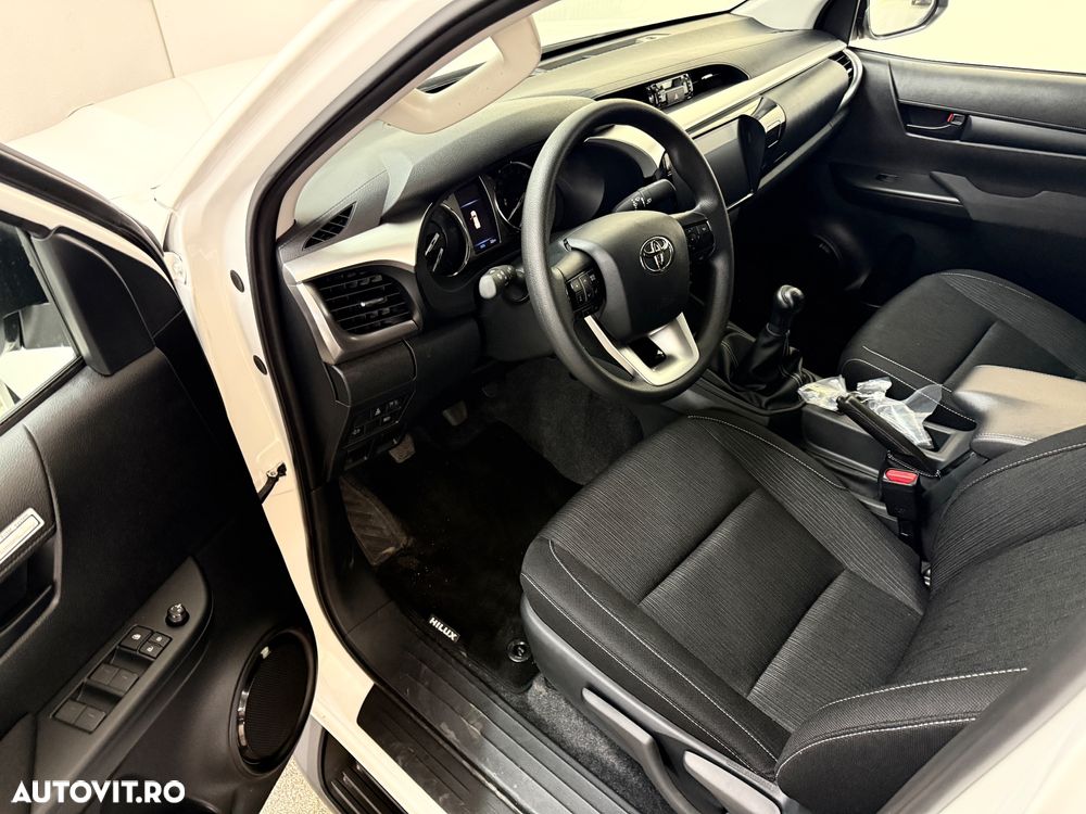 Toyota Hilux - 5