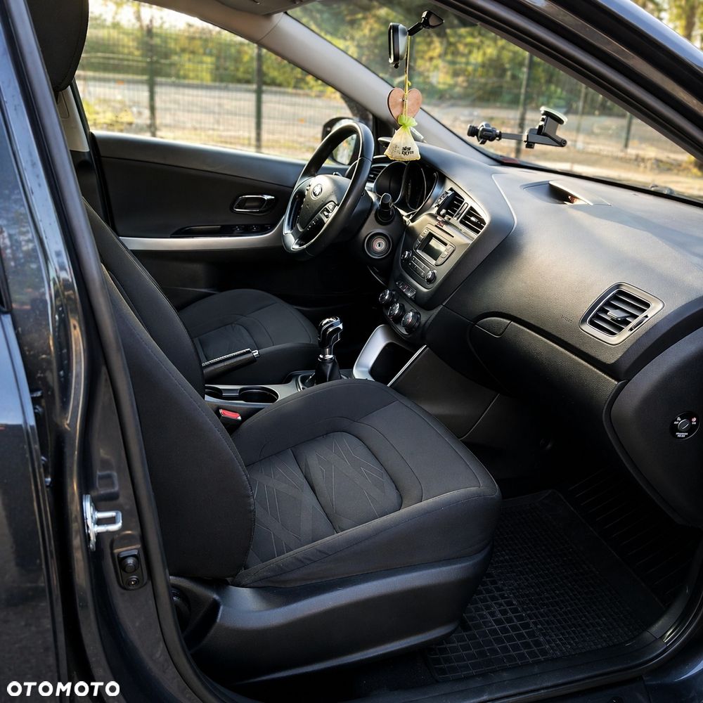 Kia Ceed - 8