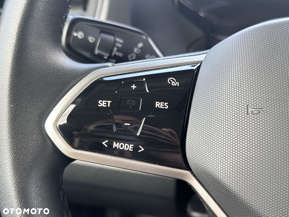 Volkswagen ID. Buzz Cargo 150 kW (204 PS) / skrzynia biegów: automatyczna 1 biegowa rozstaw osi: 2988 mm - 19