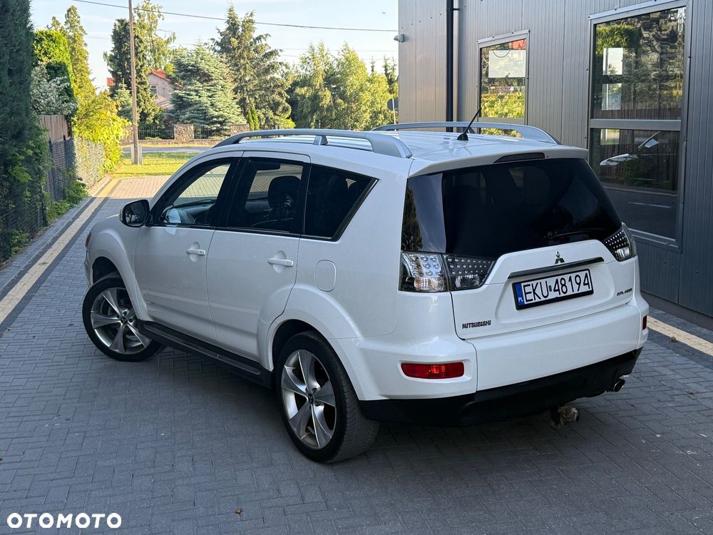 Mitsubishi Outlander 2.0 2WD Inform - 14