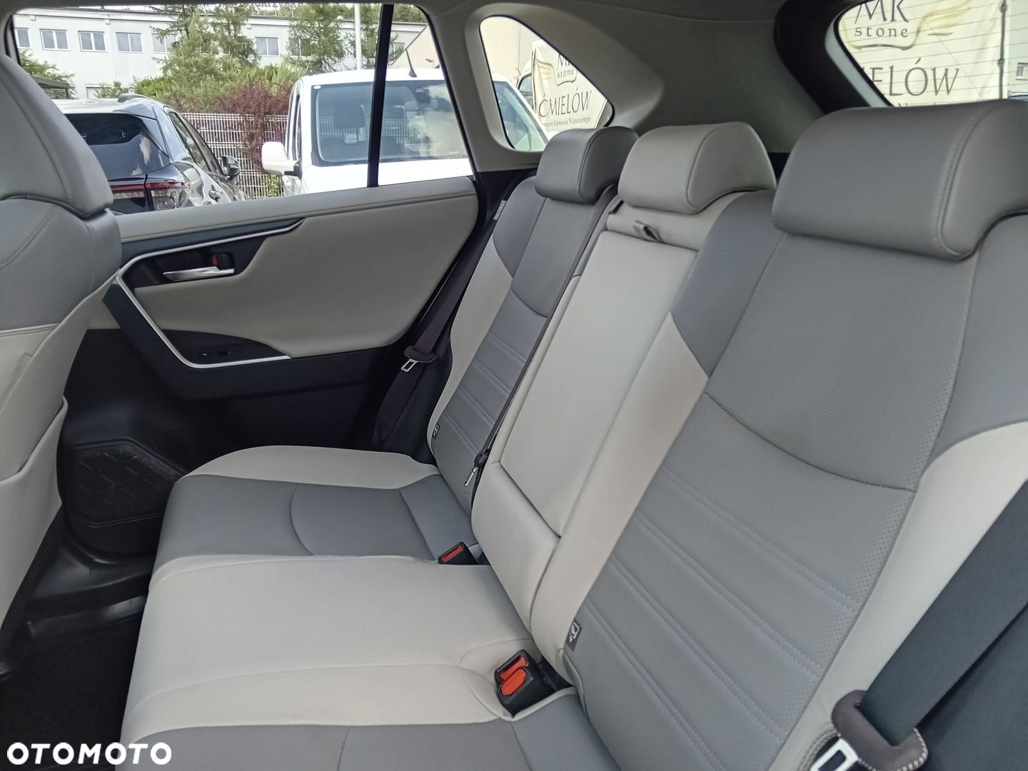 Toyota RAV4 - 30