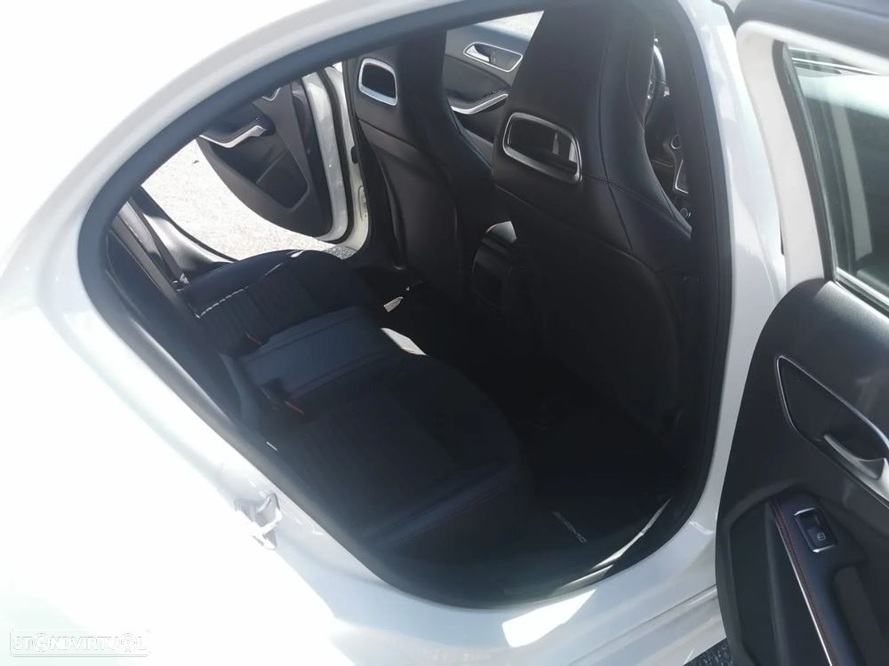 Mercedes-Benz A 180 CDi BE AMG Line - 18