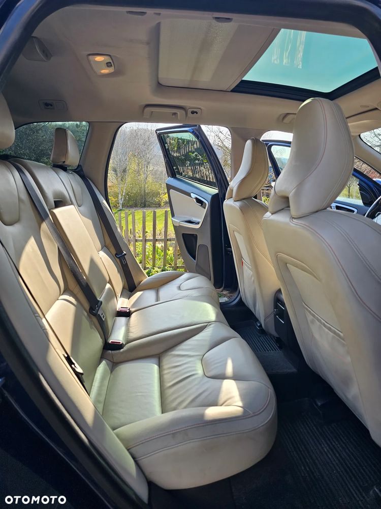 Volvo XC 60 D4 AWD Ocean Race - 17