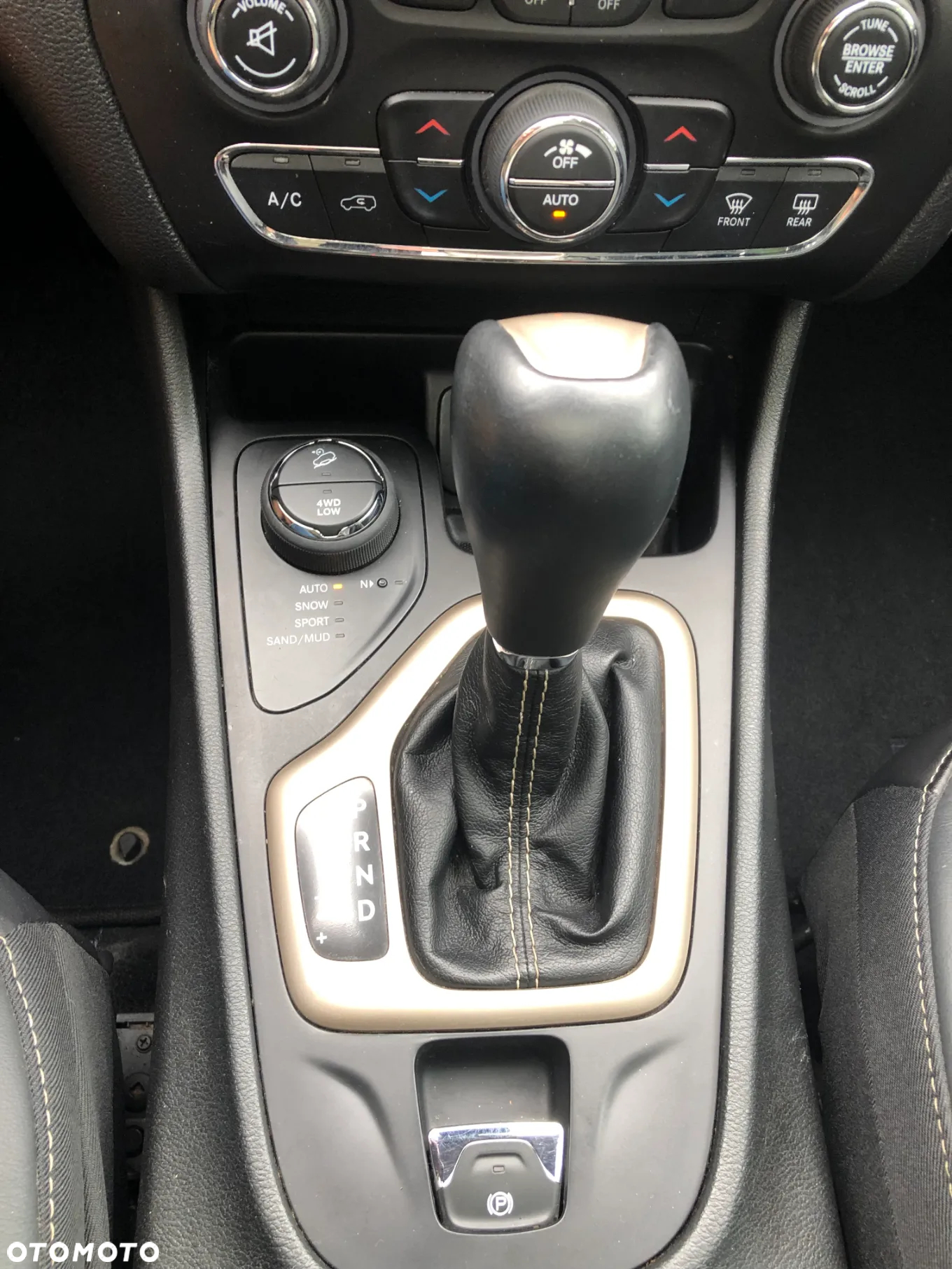 Jeep Cherokee 3.2 V6 Pentastar Active Drive I Automatik Limited - 31