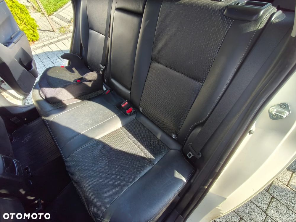 Toyota Auris Hybrid 135 Prestige - 10