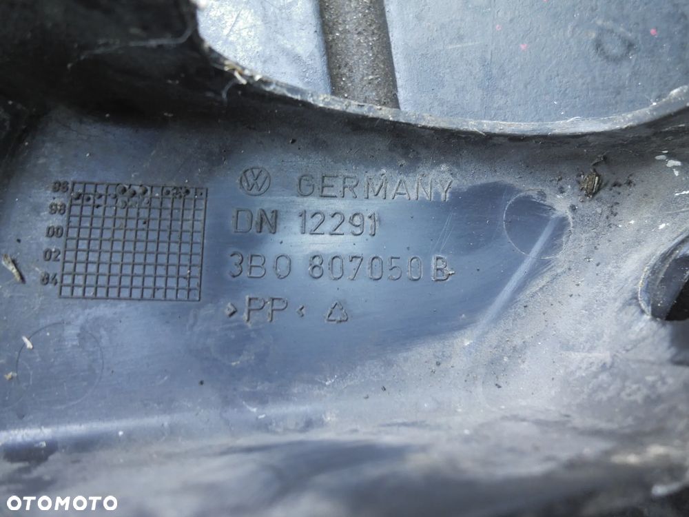 ŚLIZG ZDERZAKA PRZÓD VW PASSAT B5 3B0807050B - 2