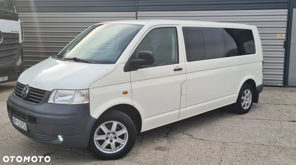 Volkswagen Caravelle - 2