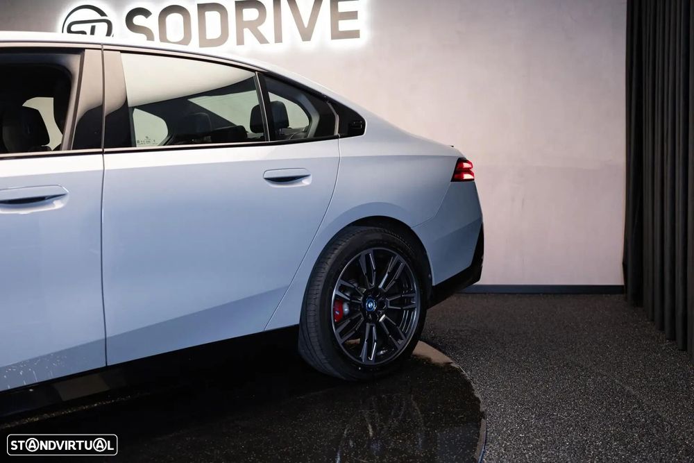 BMW 530 e Pack Desportivo M - 33