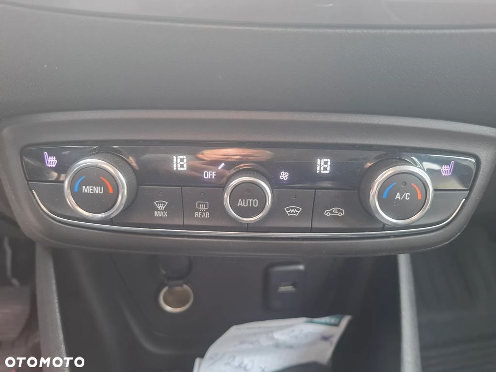Opel Crossland X - 17